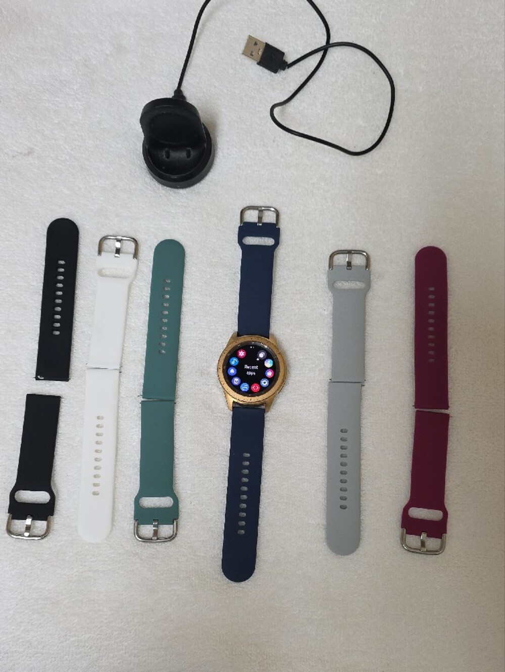 SamsungSmartwatch with Navy Band and Six Interchangeable Silicone Straps/Charger - Picture 7 of 16
